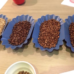 Dublin Barista School － Dublin, 愛爾蘭的相片。Beans at various stages