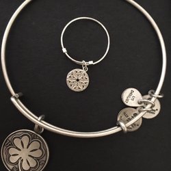 Alex And Ani Jewelry 36494 Seaside Outlet Dr Rehoboth Beach De Photo Of Alex And Ani Rehoboth Beach De United States My Favorite