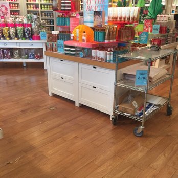 bath body works 14 photos department stores 355 cedar sage bath and body works plano tx
