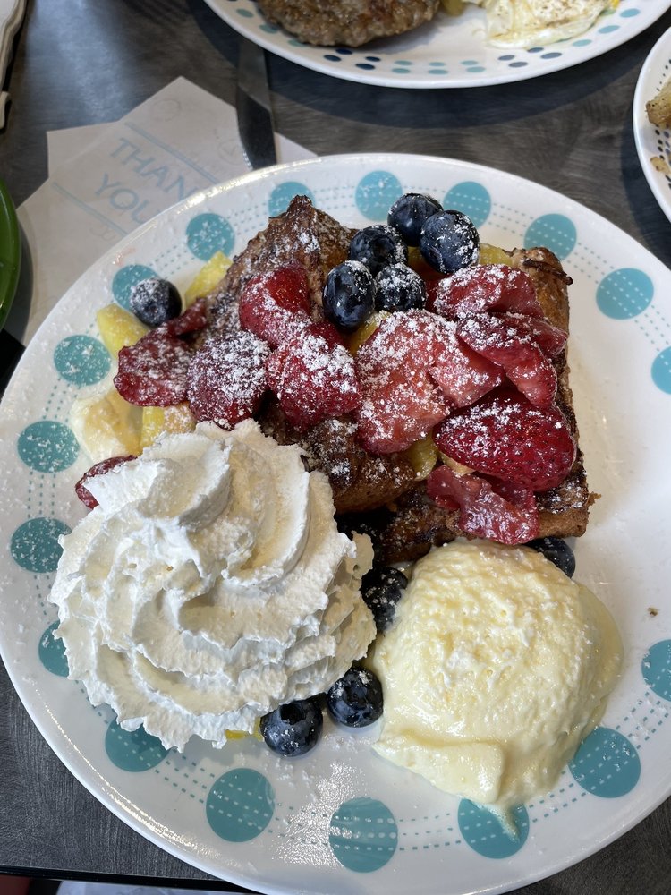Mamie's Cafe & Bakery