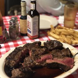 Doe S Eat Place 128 Photos 105 Reviews Steakhouses 502 Photo Of Doe S Eat Place Greenville Ms United States Steak
