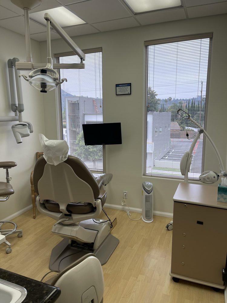 image of business Lakeside Dentistry - Burbank