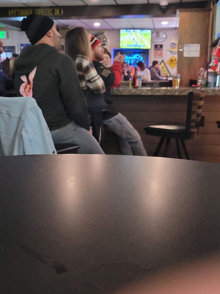 Three Mugs Pub