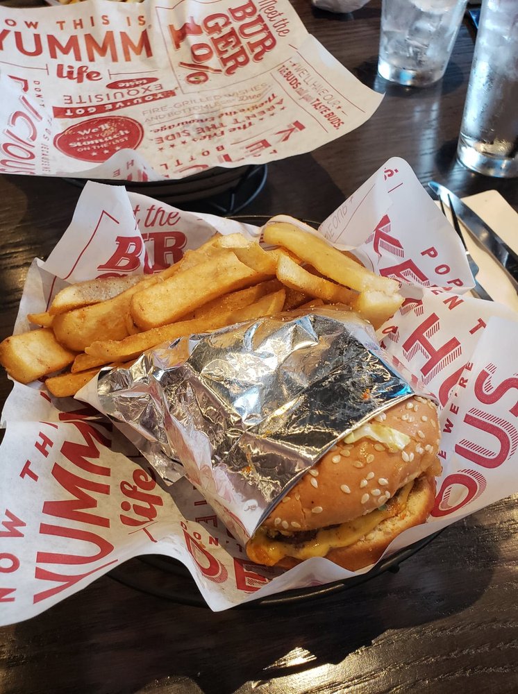 Red Robin Gourmet Burgers and Brews