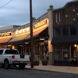 white elephant beer company 12 photos 14 reviews dive bars dance works mt airy nc
