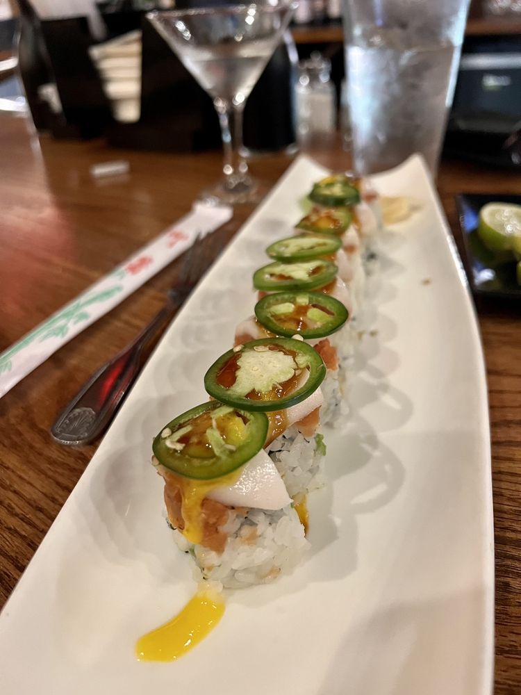 Akashi Asian Bistro & Sushi Bar
