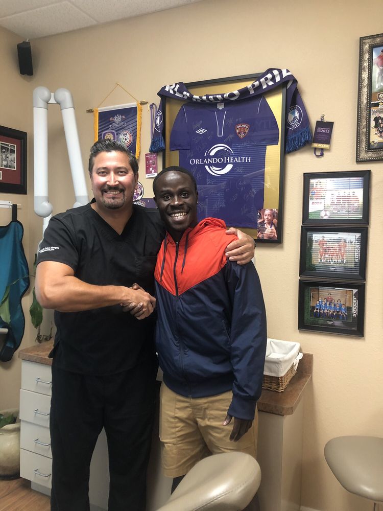 image of business Carlos R Colon-Bengoa, DDS FAGD PA