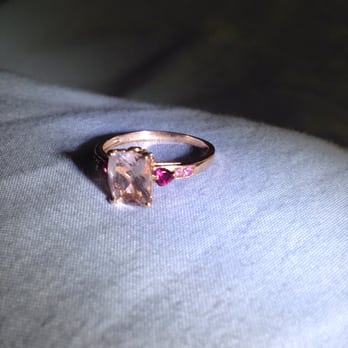 Rogers Hollands Jewelers 109 Photos Jewelry 2974 E 3rd St Photo Of Rogers Hollands Jewelers Bloomington In United States Morganite