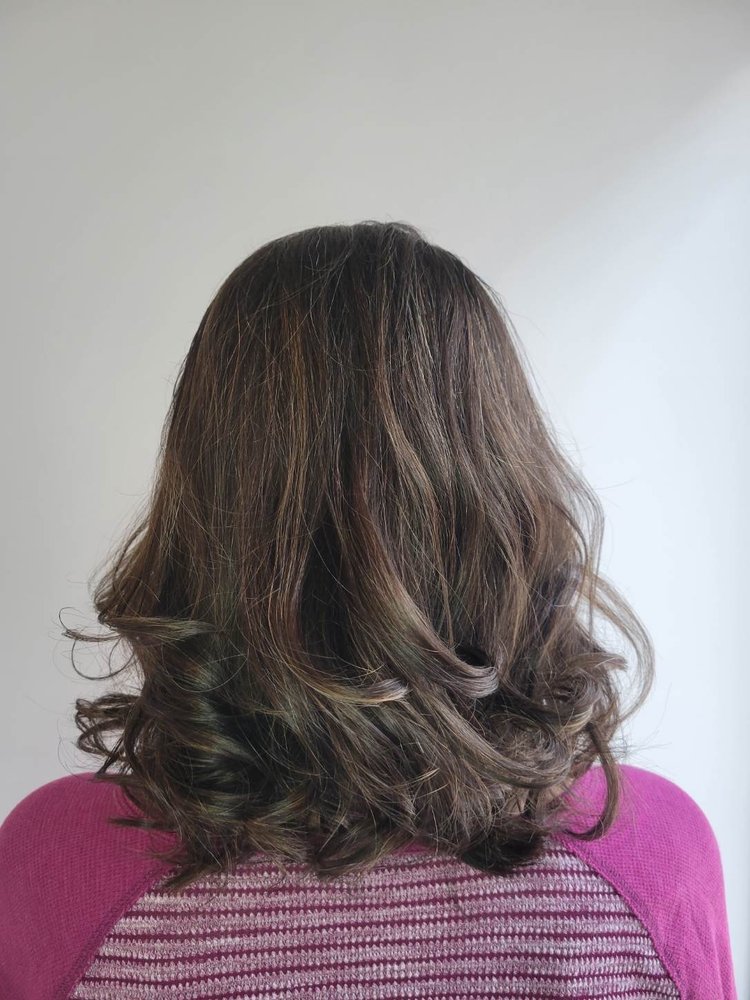 Salon De Lavender