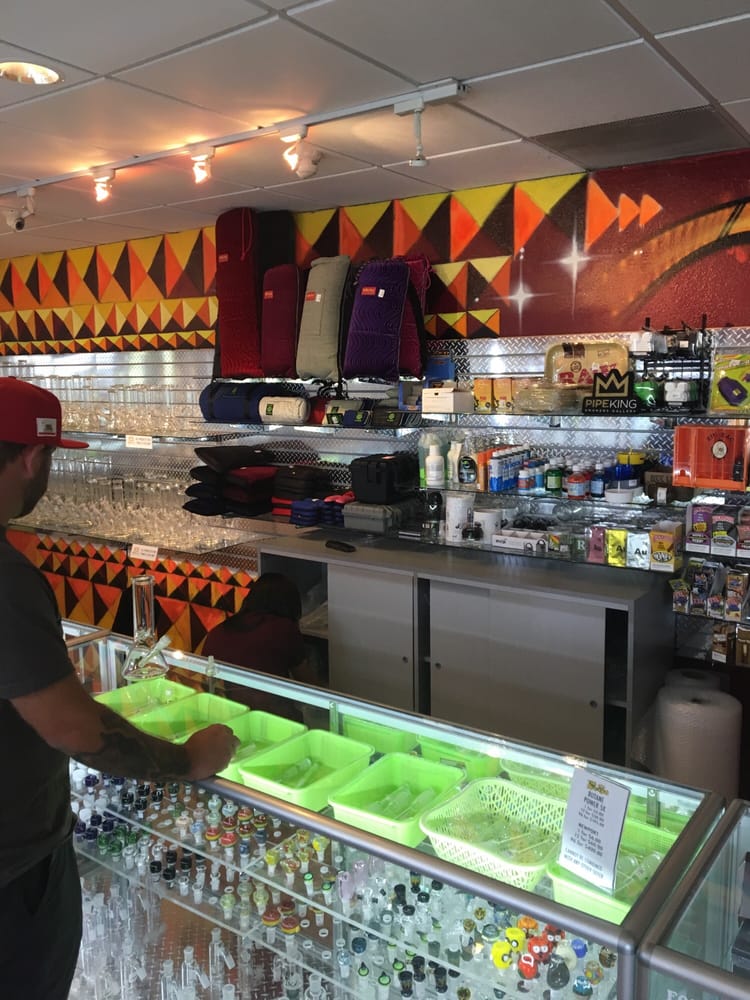 The Pipe King Smoke Shop 18 Photos & 41 Reviews Tobacco Shops 303