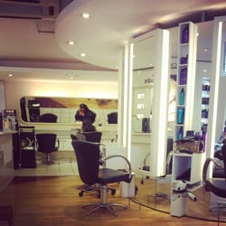 Alan Edwards Salon Hairdressers 56 58 Wilson Street Merchant Photo Of Alan Edwards Salon Glasgow United Kingdom