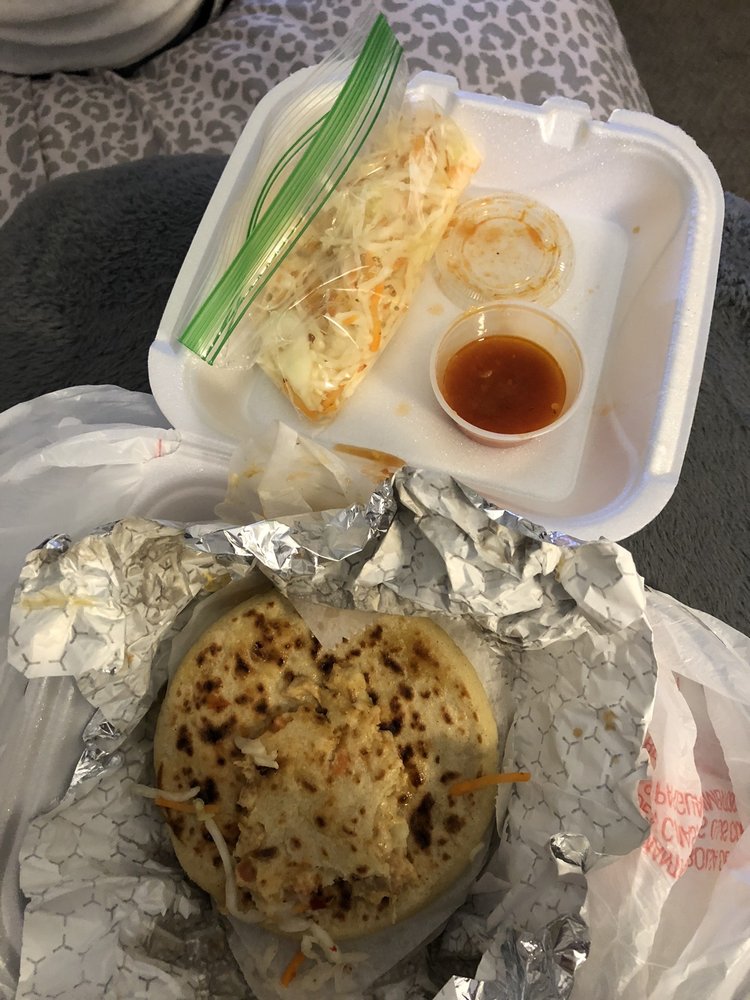 Las Pupusas Deli