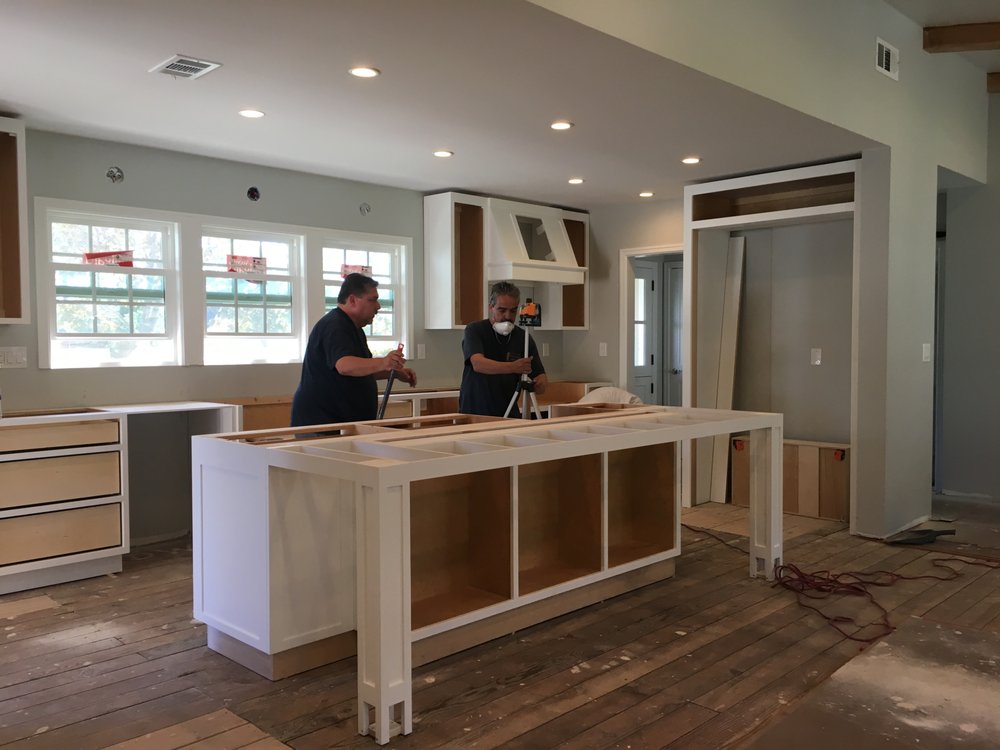 De La Rocha Cabinets