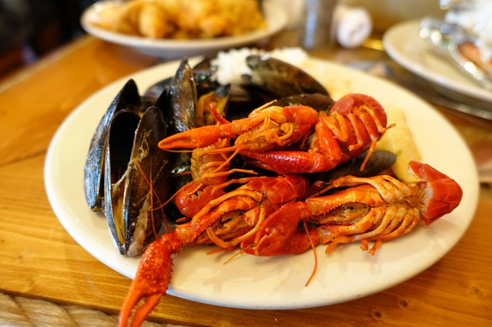 Captain George S Seafood Restaurant 588 Photos 1049 Reviews Crawfish