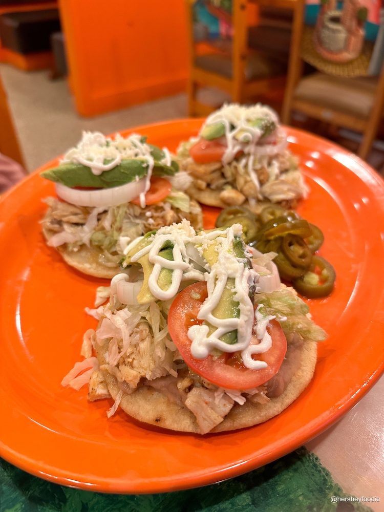 El Rancho Restaurante y Pupuseria