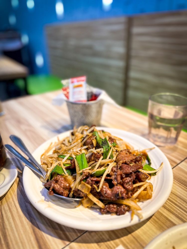 Macky's Noodle House