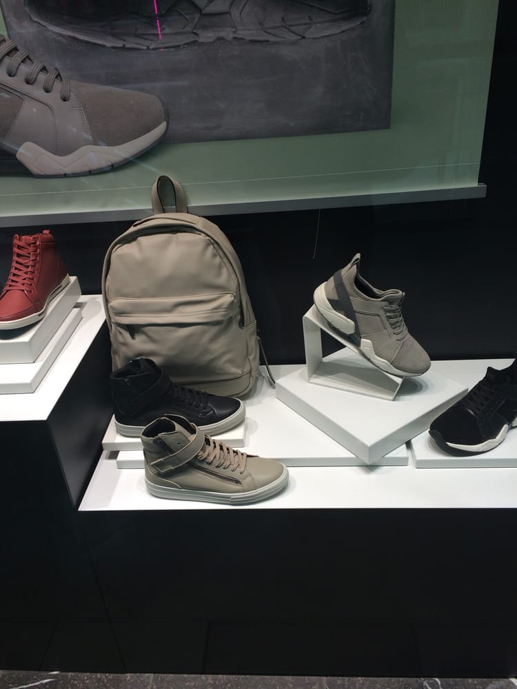 Aldo Shoes Shoe Stores 200 E Pratt St, Inner Harbor