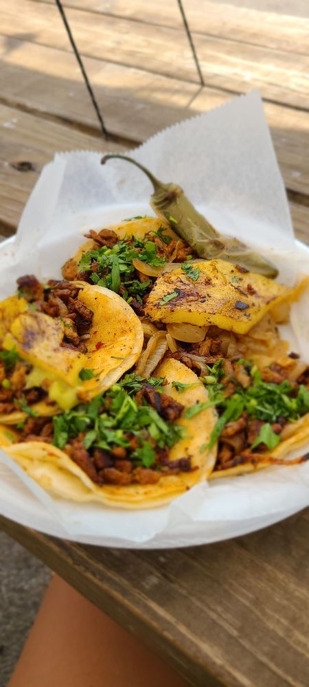 Los Compadres Street Tacos