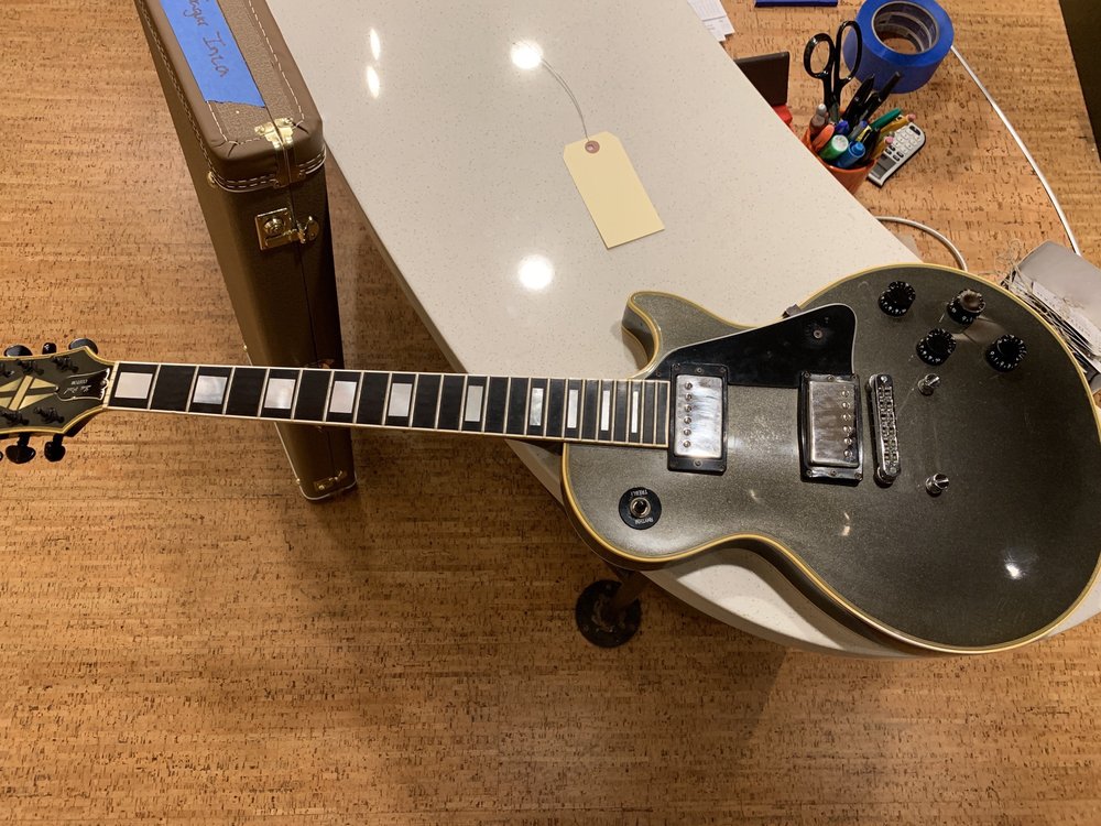 Mike & Mike's Guitar Bar