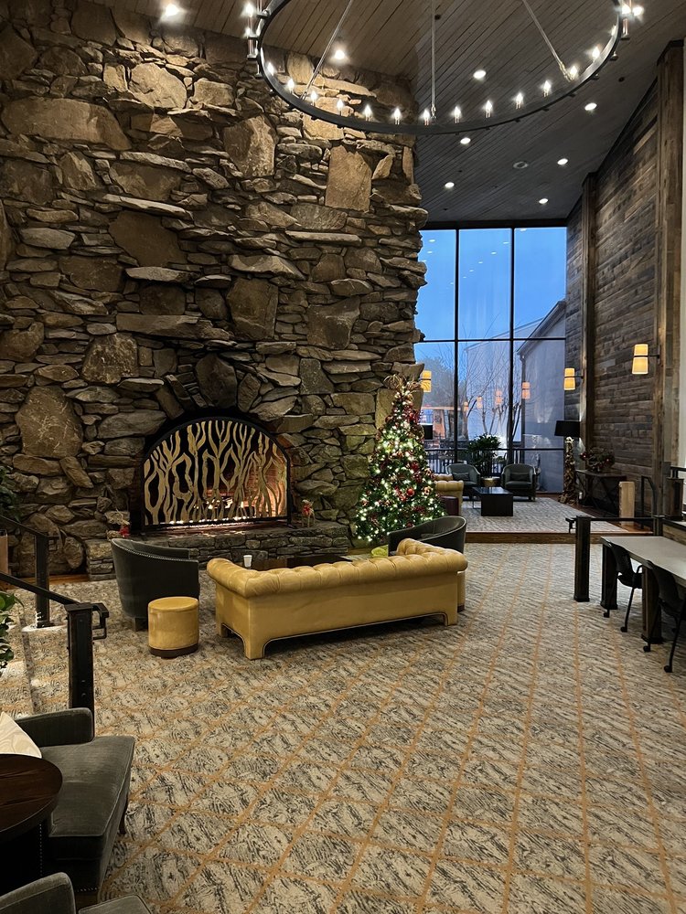 Crowne Plaza Resort Asheville