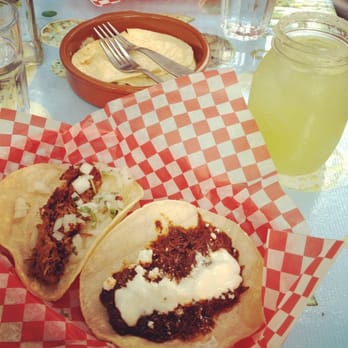 Le Mile-End - Montréal, QC, Canada. TaChido photo by Grace M