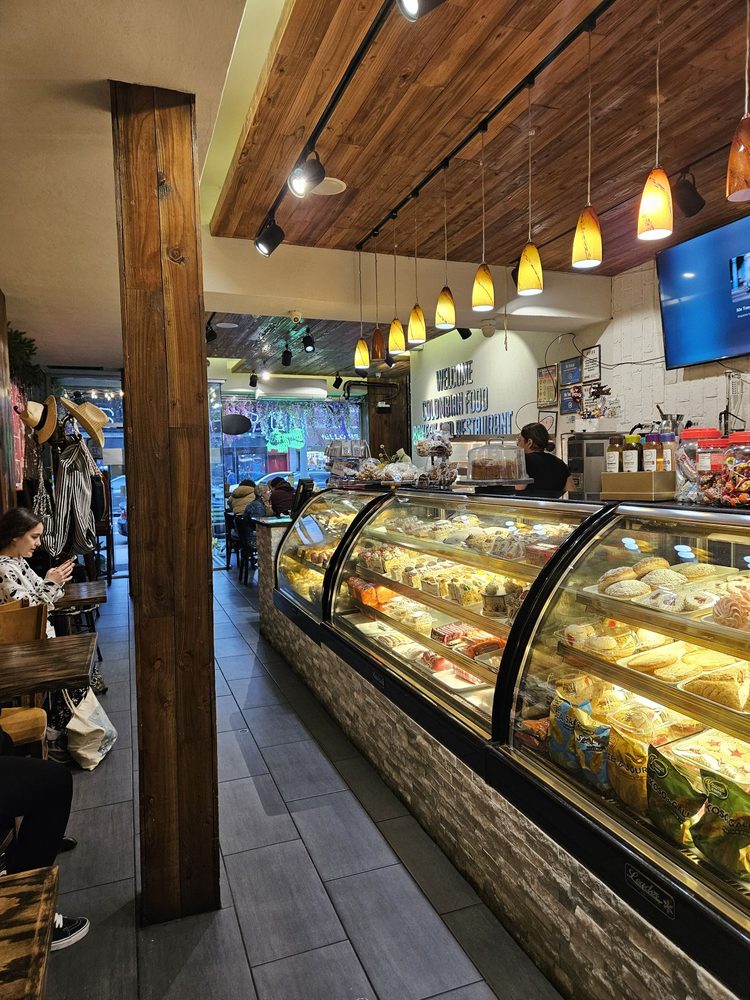 Que Rico Bakery And Restaurant 