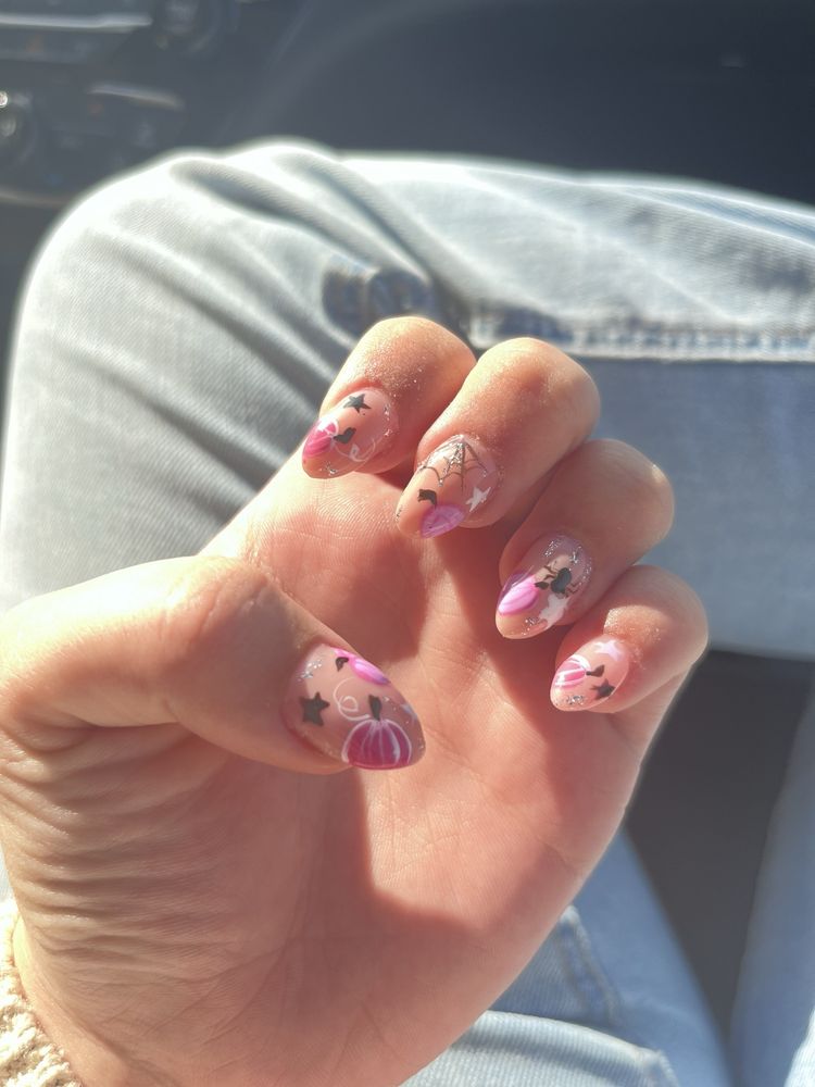Hillsdale Nails Logo