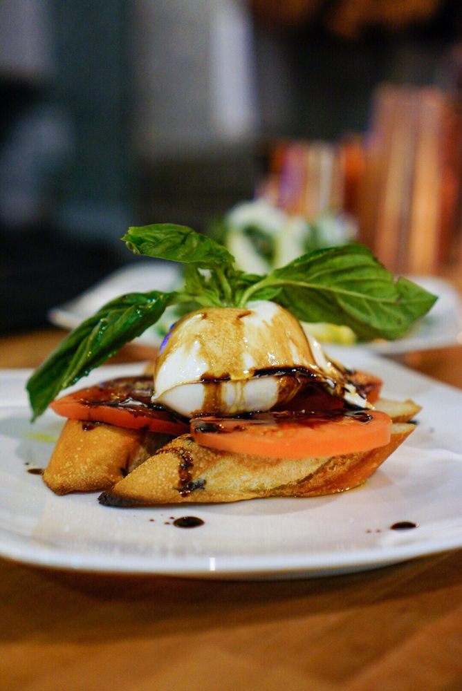 Coltiva: Pizzeria e Barra