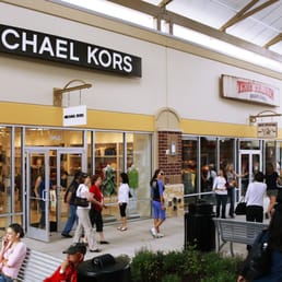Featured Outlets reviews of Houston Premium Outlets