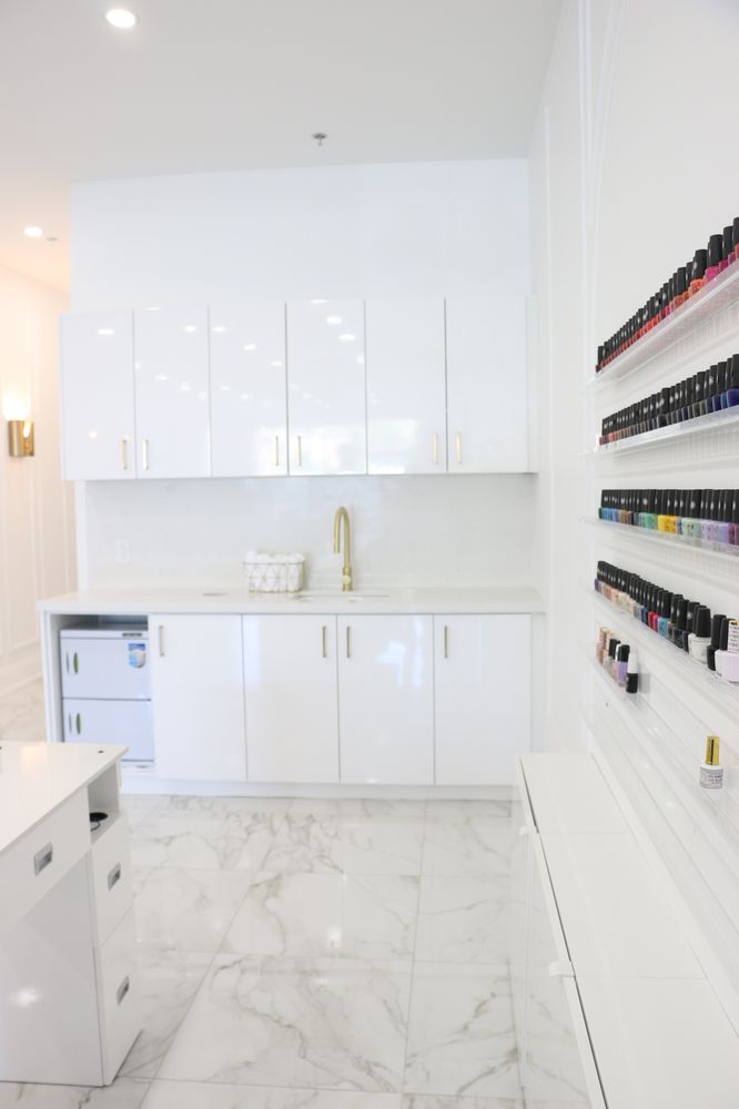 Maison Nails