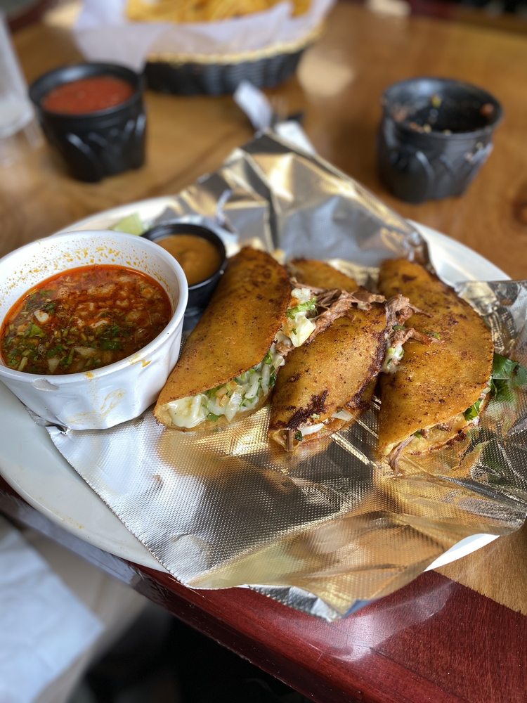 Los Hermanos Mexican Grill