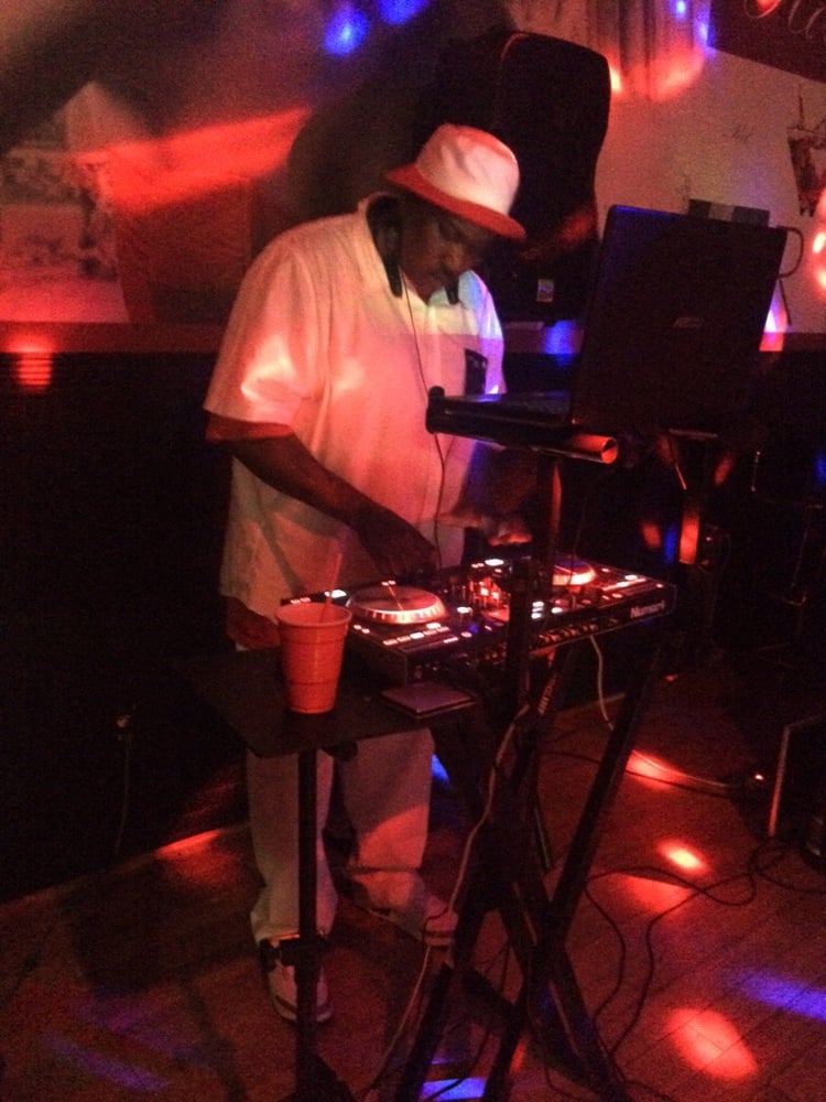 R&B Karaoke Bar & Grill