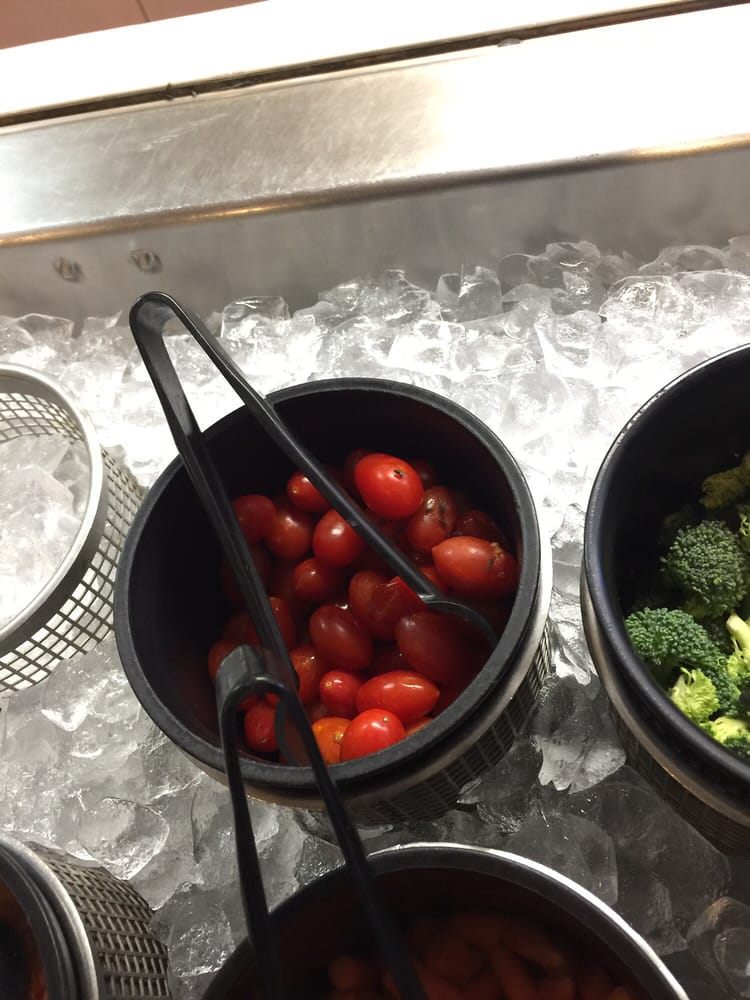 Flies On The Tomatoes Even After Some Flew Away Yelp Photo Of Round Table Union City Ca United States Flies On