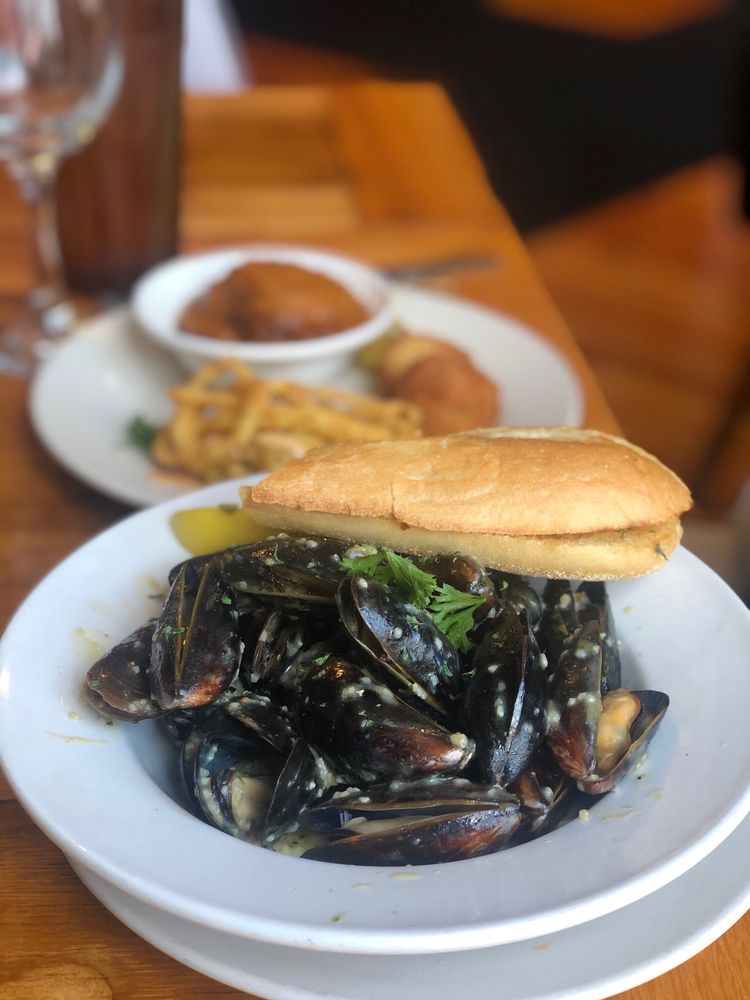 Hyman's Seafood
