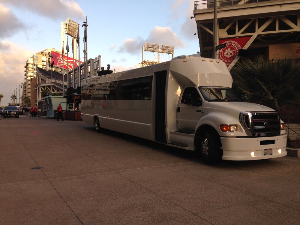 San Diego Hotlimos and Party Bus