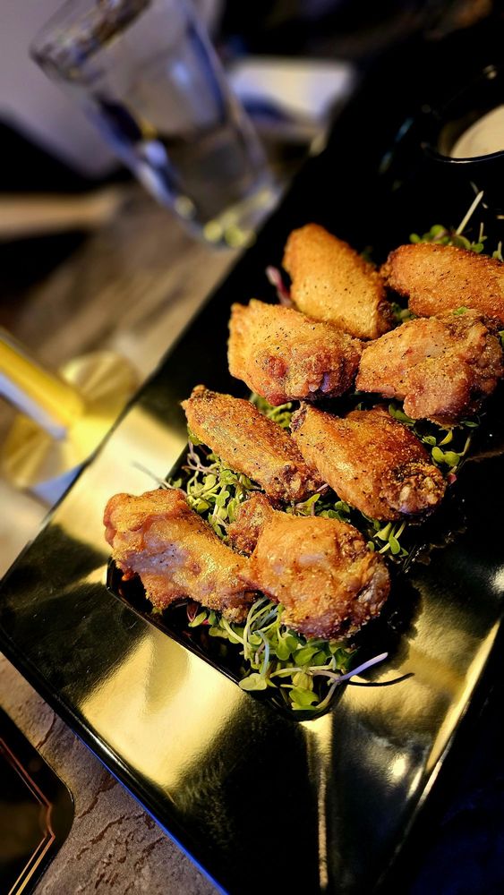 First Class Luxury Lounge GSO