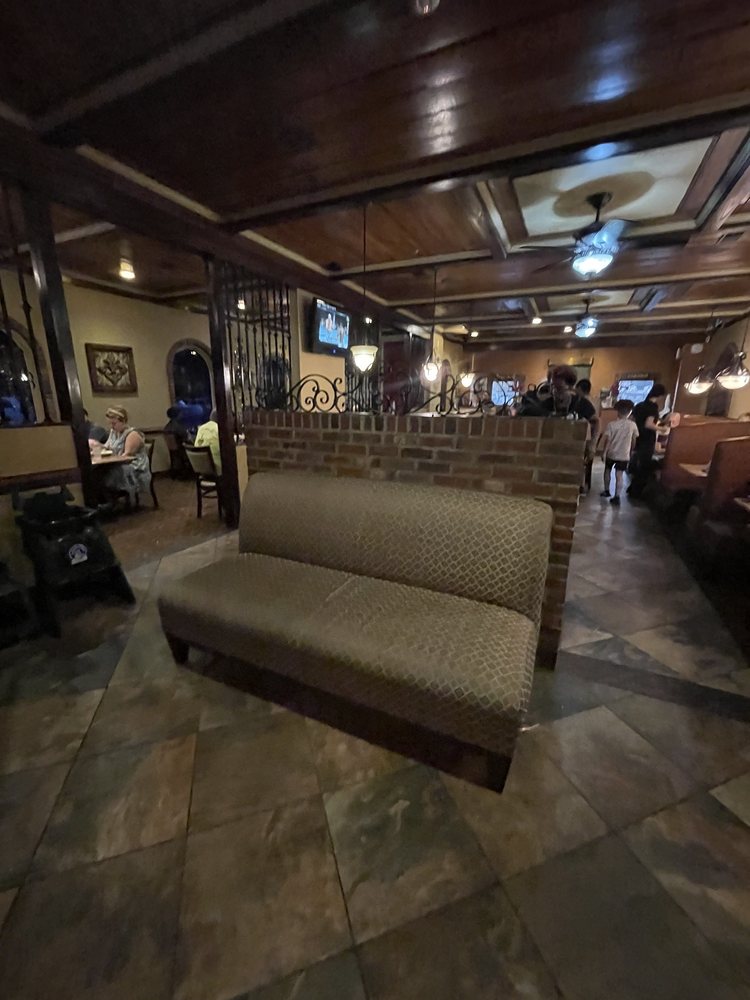 Giorgio's Restaurant and Pizza