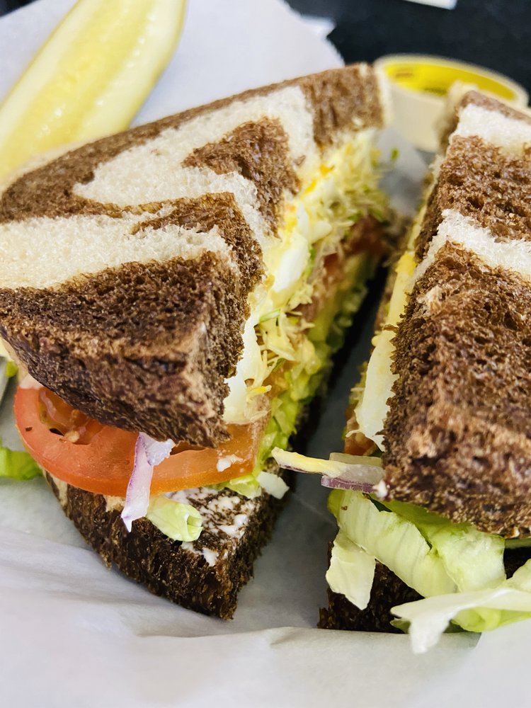 Roe's Deli Station