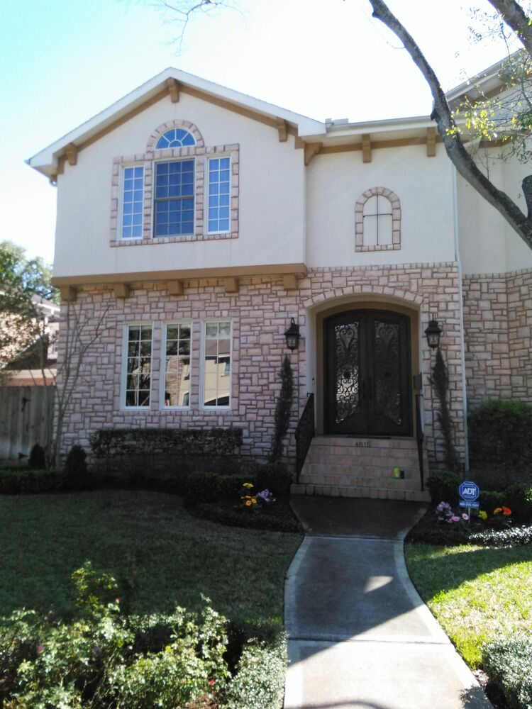Squeaky Clean Windows And Gutters