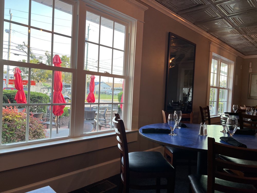 Floyd's 1921 Restaurant & Catering