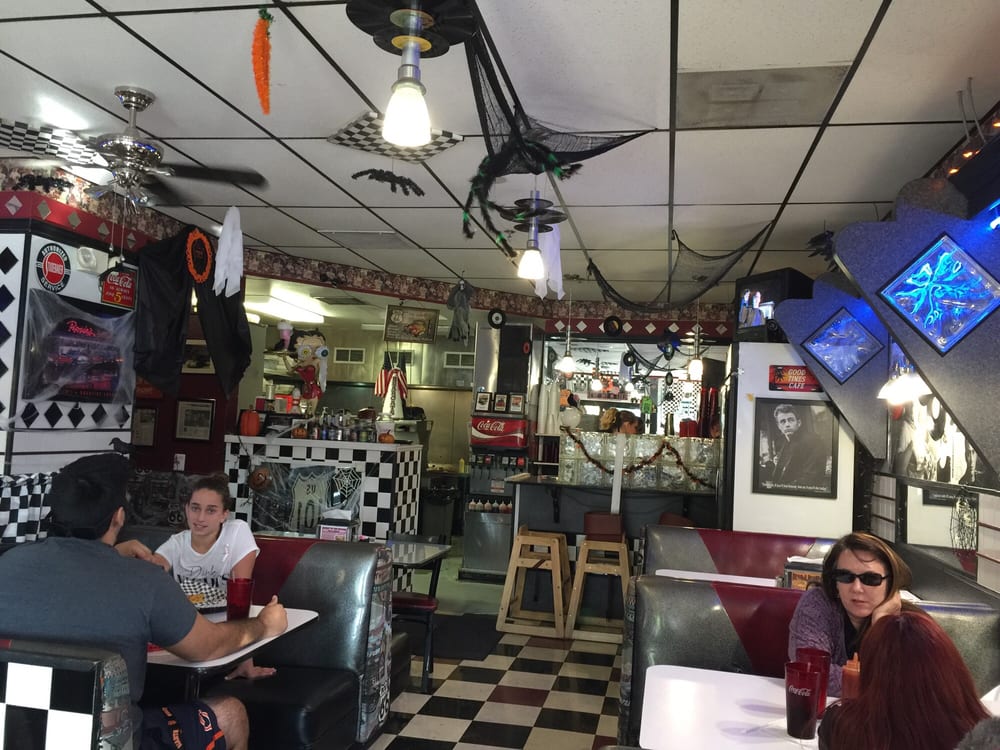 Good Times Cafe 30 Photos & 61 Reviews Diners 1104 Pine St, Paso