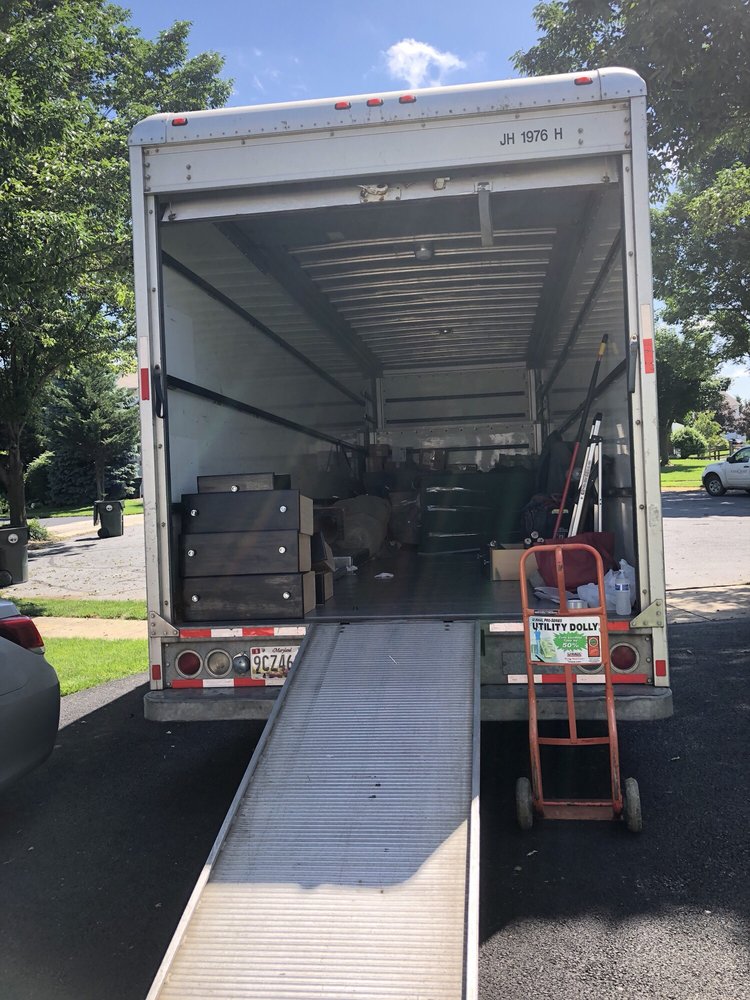Vicky Lu's Moving and Hauling
