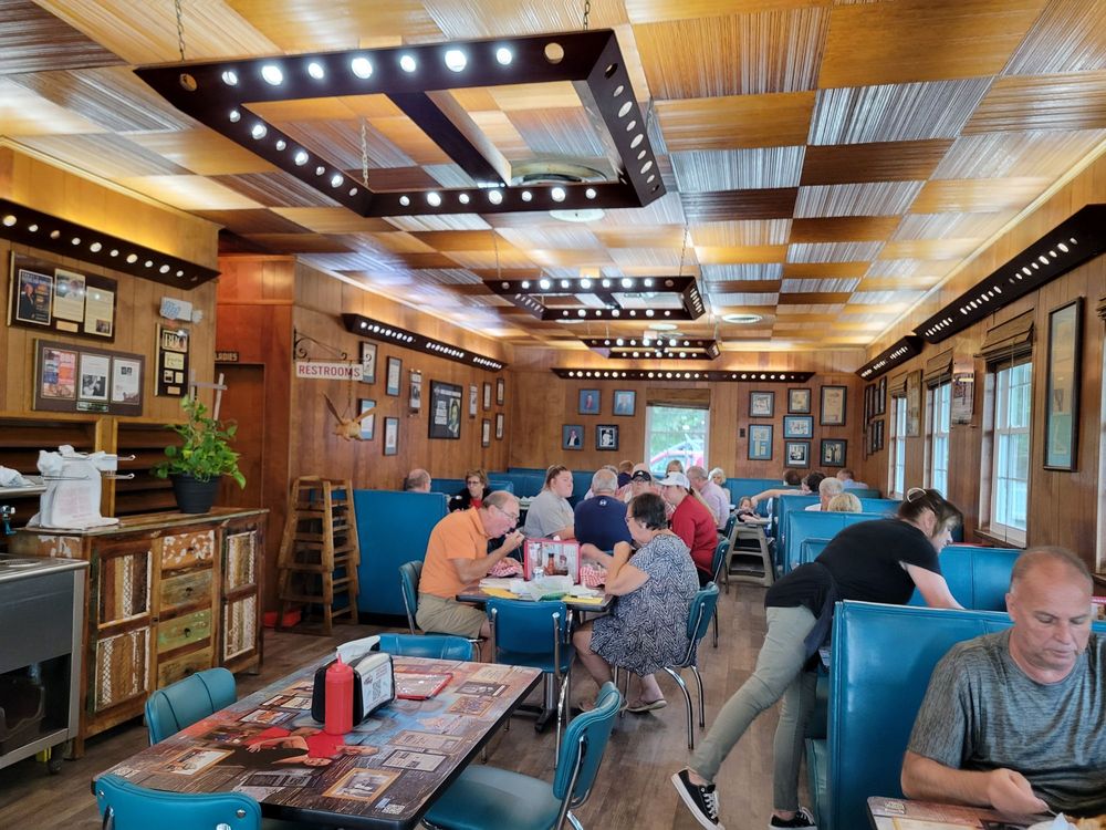 Red Bridges Barbecue Lodge