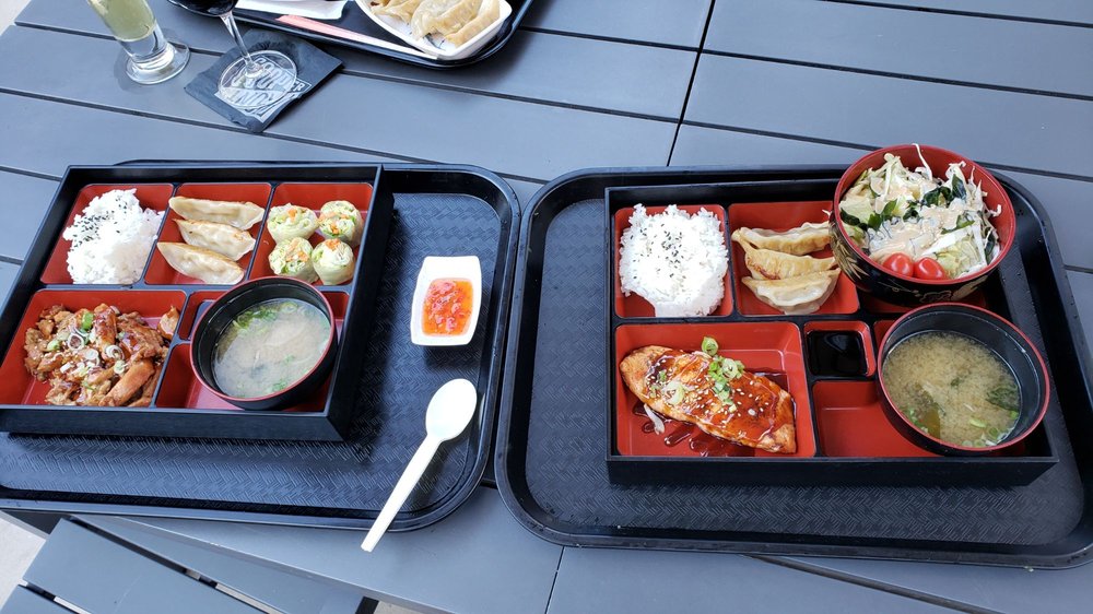 Daisuki Octagon Sushi