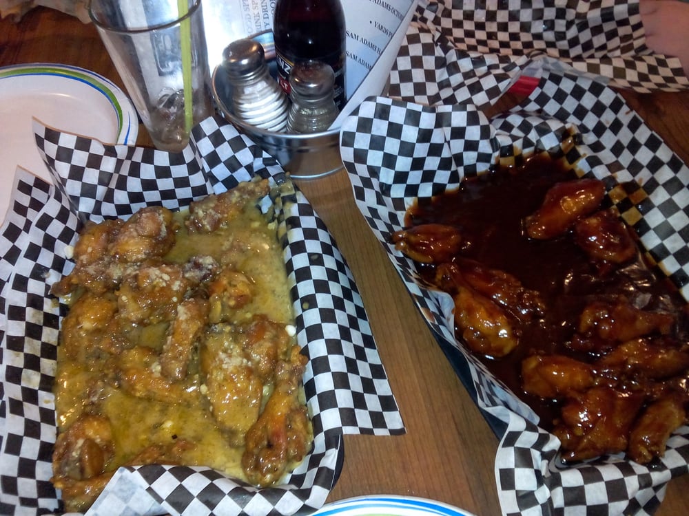 R Bar & Grill 64 Photos & 26 Reviews Bars 119 E Kirmar Ave