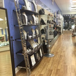 Periwinkle Boutique 16 Photos 14 Reviews Jewelry 1520 Union Photo Of Periwinkle Boutique Lake Success Ny United States