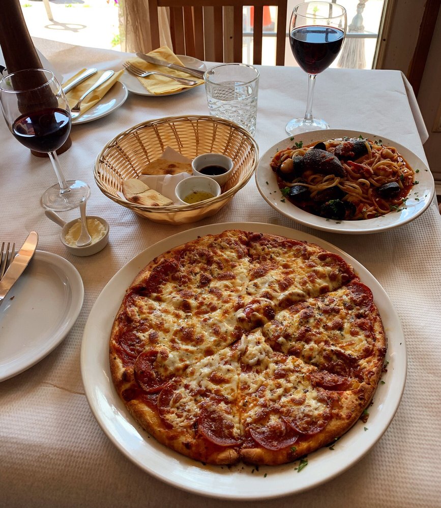 La Grotta Pizzeria