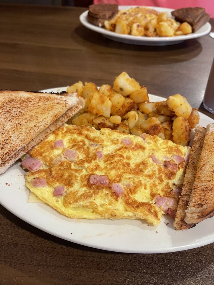 Ili’s Cafe Image