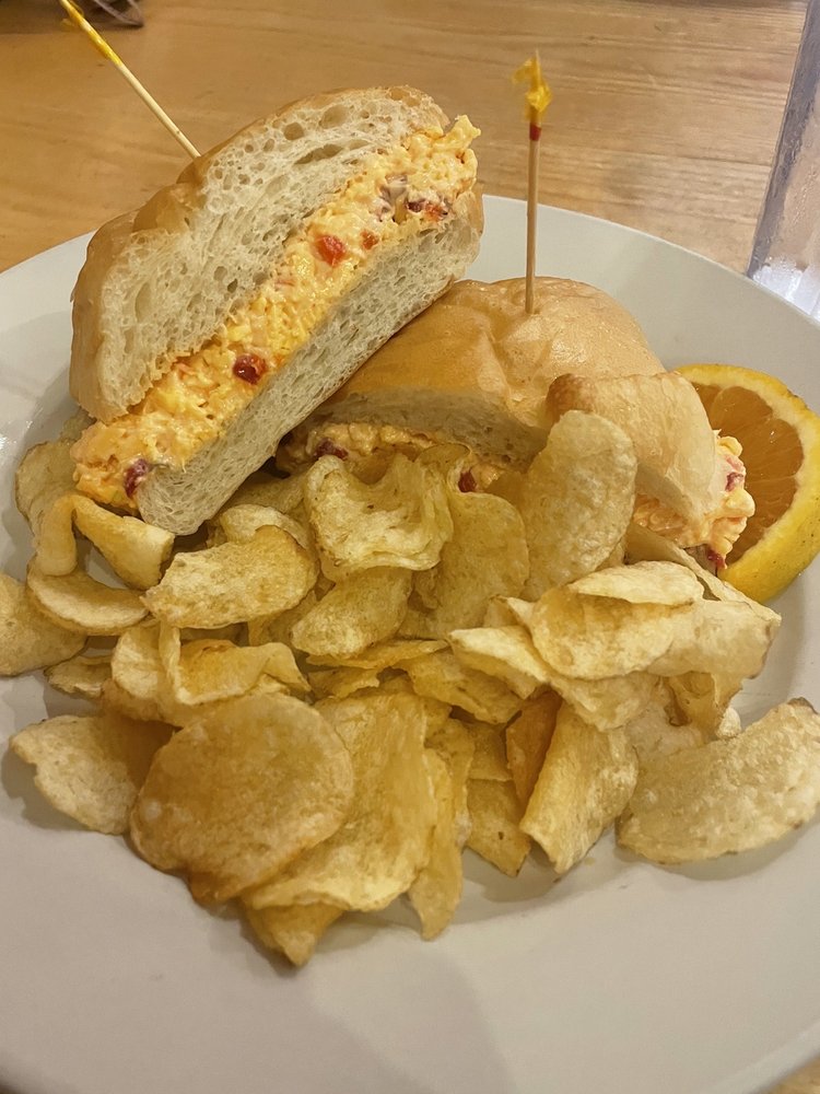 211 Main Street Restaurant & Bakery