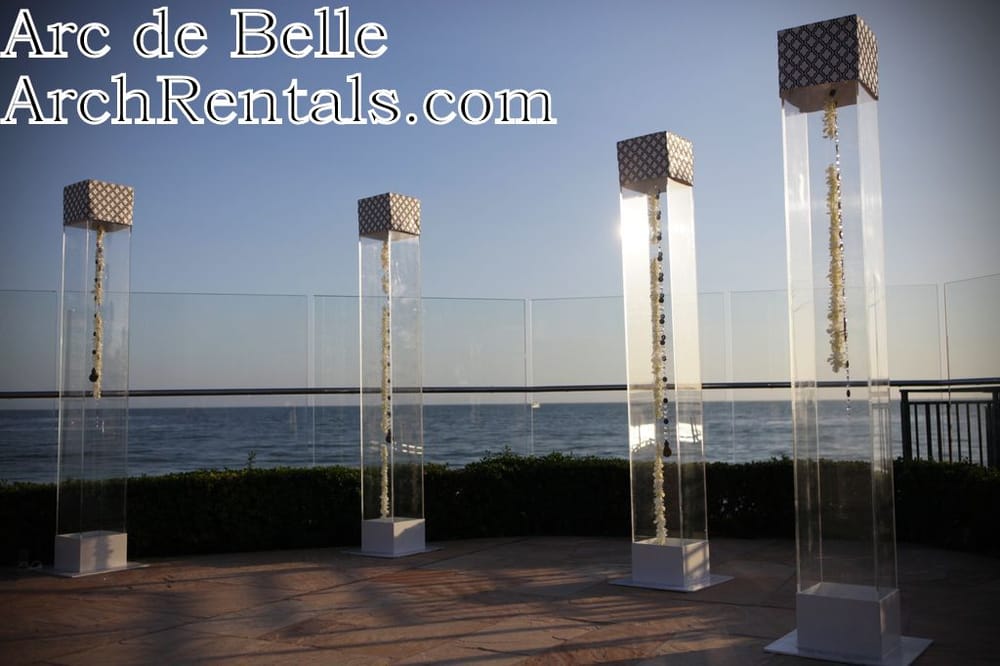 Four Seasons Air Conditioning >> Modern,Clear Acrylic Wedding Columns at Four Seasons ... Four Seasons Air Conditioning >> Modern,Clear Acrylic Wedding Columns at Four Seasons ...